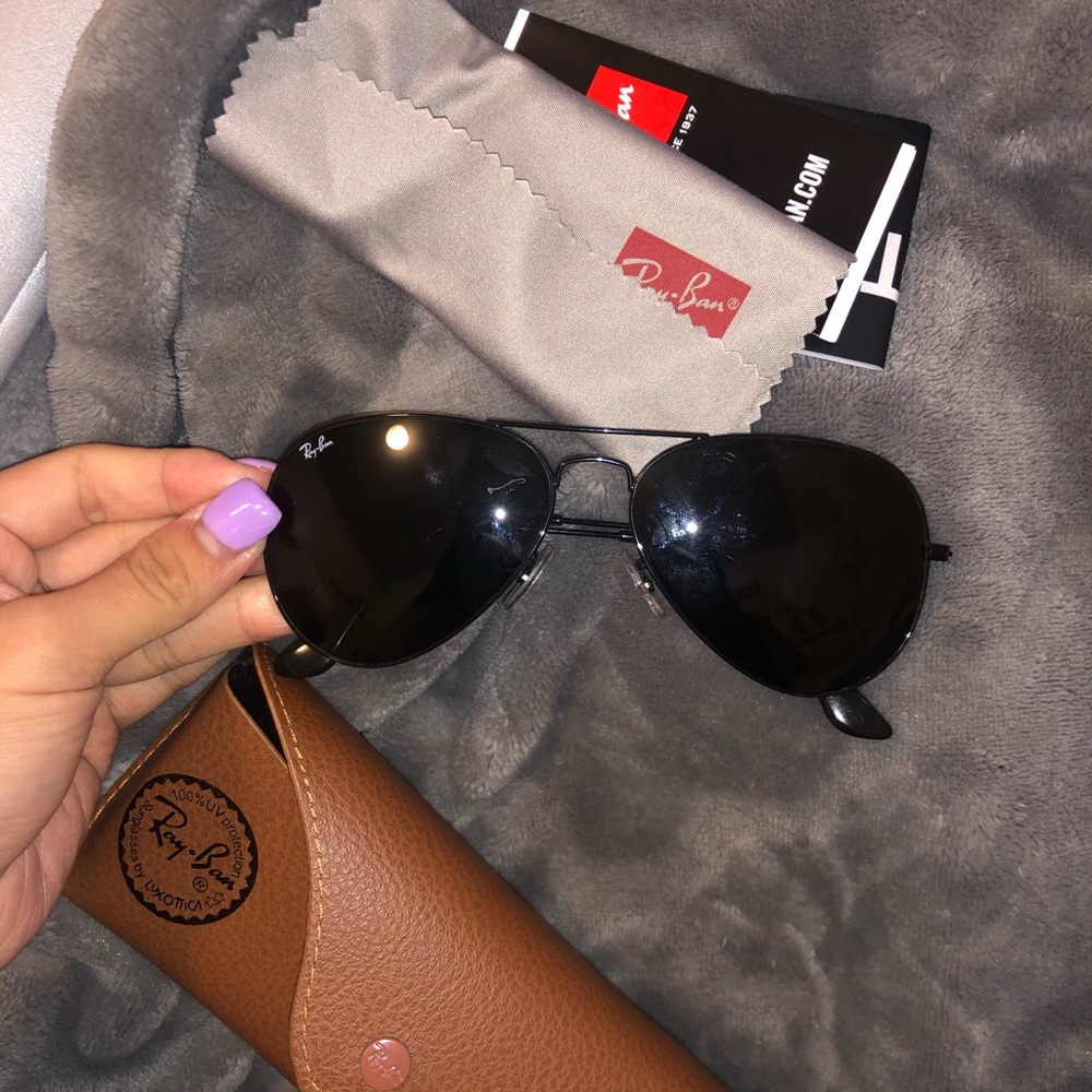 black ray ban sunglasses